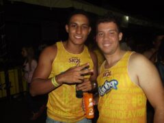 Oktober 10 Anos